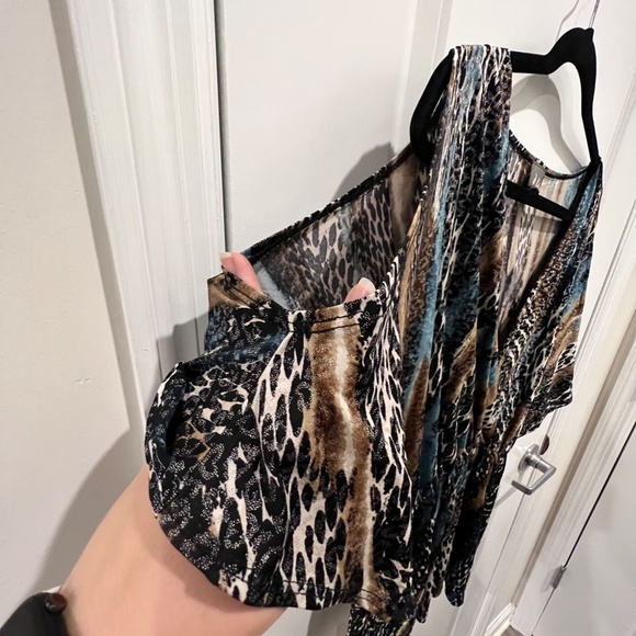 Dots Animal Print Top - Picture 2 of 6